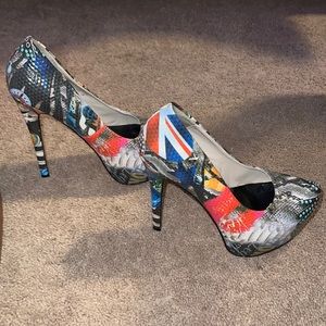 Women’s Heels, Size 8.